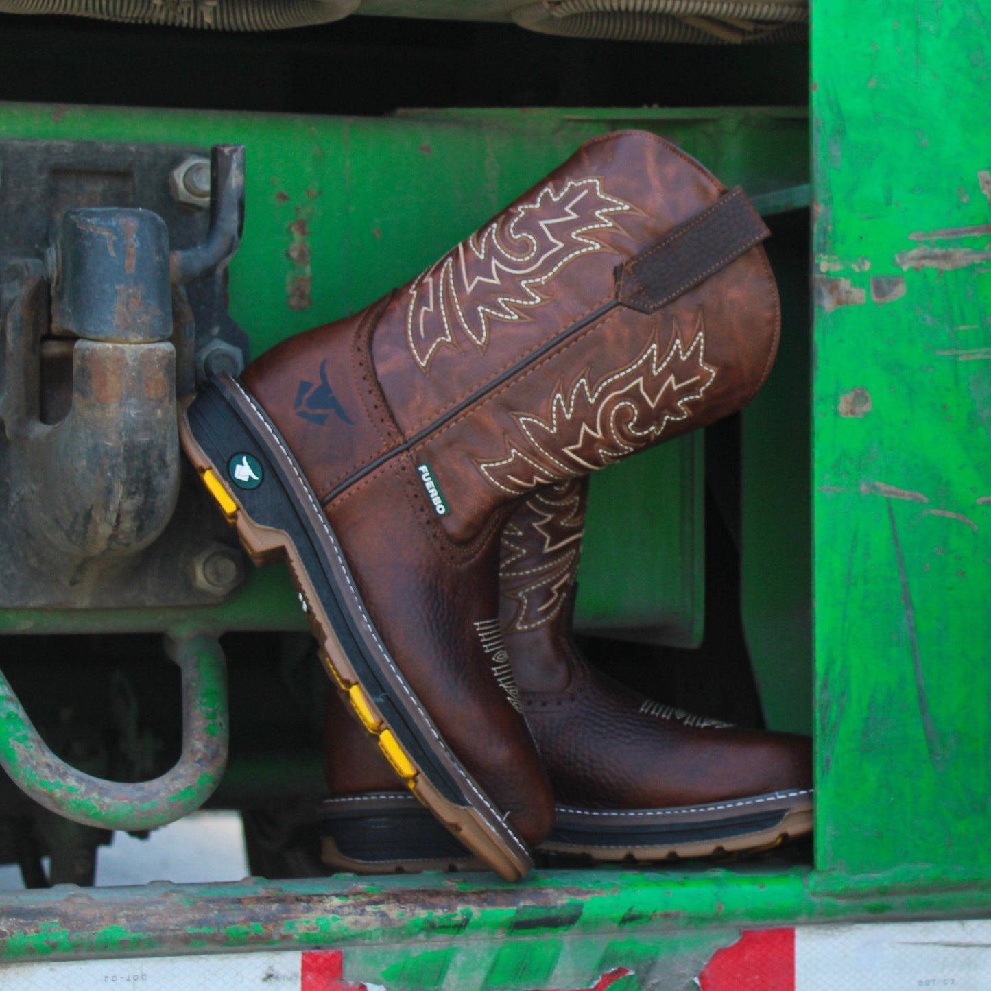 Fuerbo 5061 Ocre Brown square toe rodeo work boot lifestyle image handcrafted in León Guanajuato